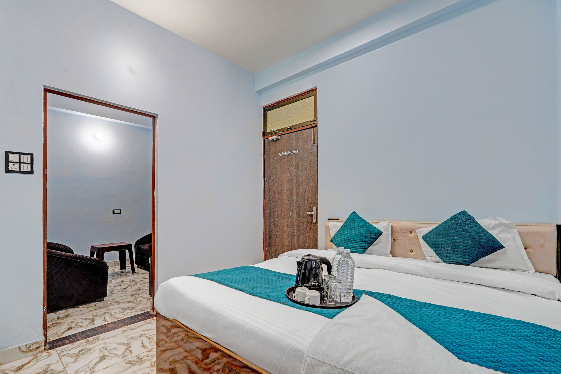 Deluxe Room preview 2
